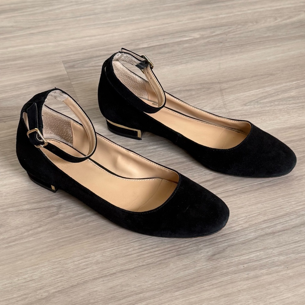 Vince Camuto Suede Flats Sz 6.5 Attera